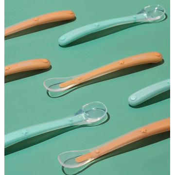 Anpassad Gum-Friendly Silicone Training Feeding Spoon