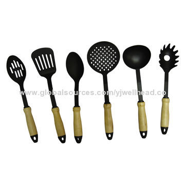 Nylon kitchen tools, wooden handle and dishwasher-safeNew