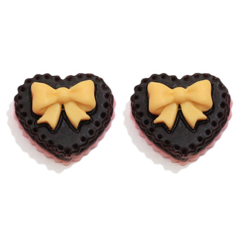 17mm Cartoon Hart Koekjes Met Strik Decoratie Voedsel Spelen DIY Biscuit Kinderen Haar Ornament Hars Bedels Voor Decoratie