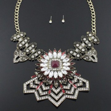 Flower Rhinestone Studded Necklace Set