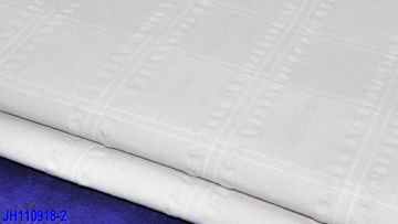 white yarn dyed seersucker shirting fabrics