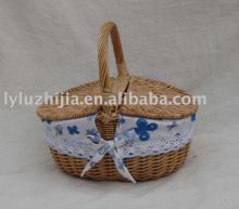 picnic basket with liner