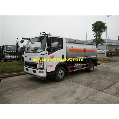 SINOTRUK 4500L Oil Refill Tank Trucks