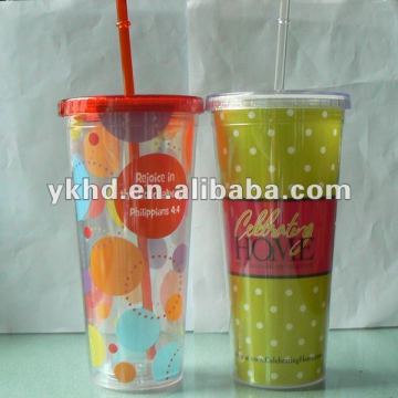 hard plastic cups with lid and straws