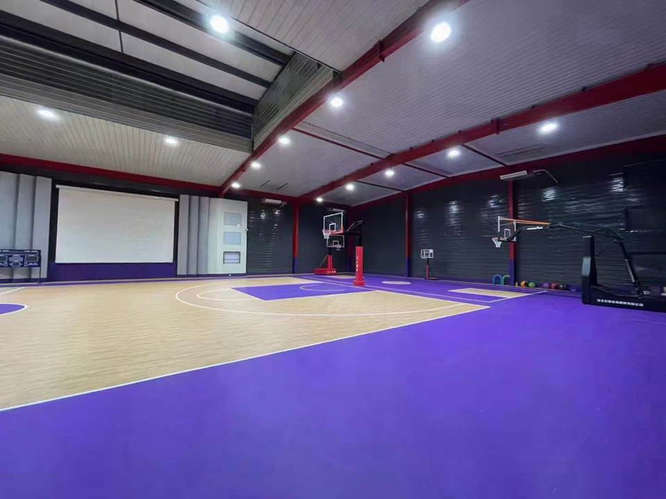 ملعب كرة سلة بأرضيات PVC PVC flooring basketball court