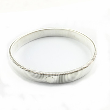 Daily Hot Sale: Men's Silver Elastic Metal Armbands - Stylish Fashion Accessories for Easy Shirt Sleeve Wear