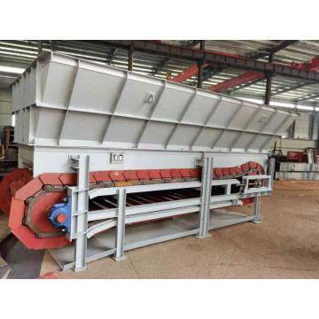 Hopper type slat conveyor