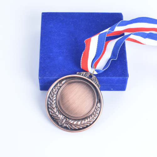 Medalla en blanco de deportes de metal personalizado chapado en oro de alta calidad