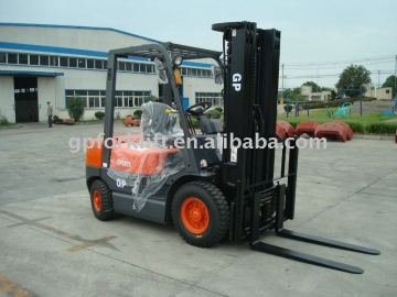 2000kg diesel forklift trucks