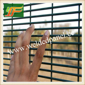 China PVC Coated 358 Security Fence