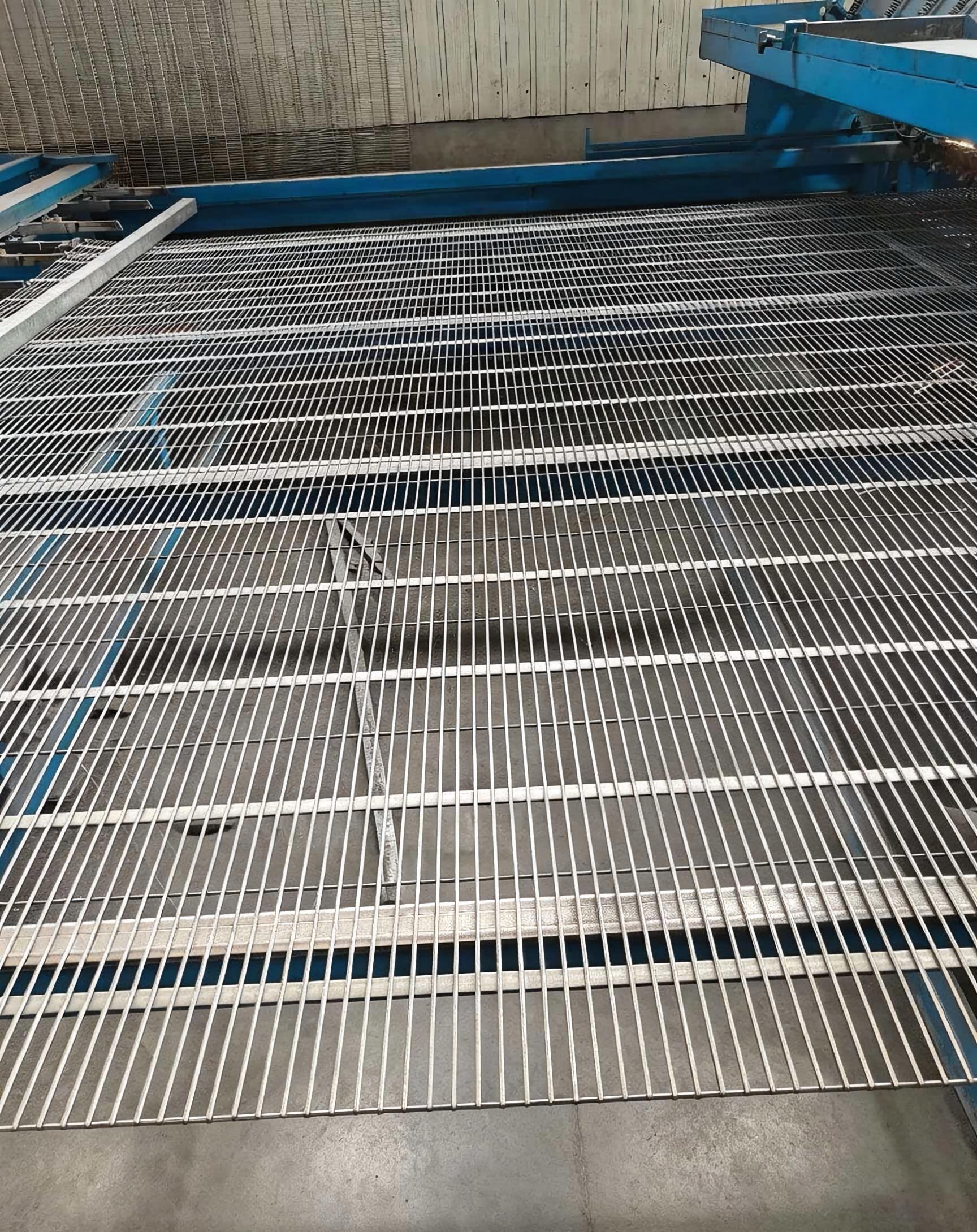 Panel de malla de alambre soldado galvanizado 358 Galvanized 358 welded wire mesh panel