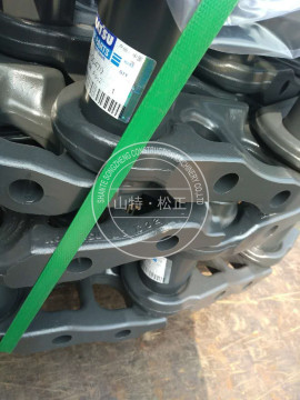 Komatsu 207-32-00470 link assy
