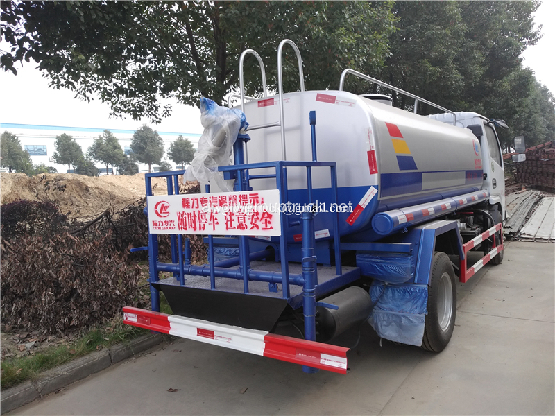 DFAC 3000 Liter Water Tank Truck