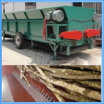 Wood peeling in wood processing machine