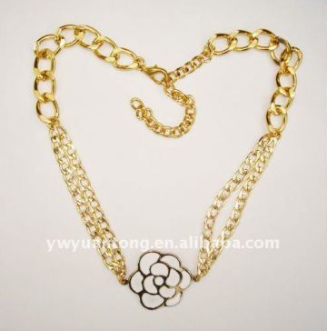 fashion necklace gold color chain with flower shape pendant