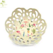 fruit basket with hollowed-out edges