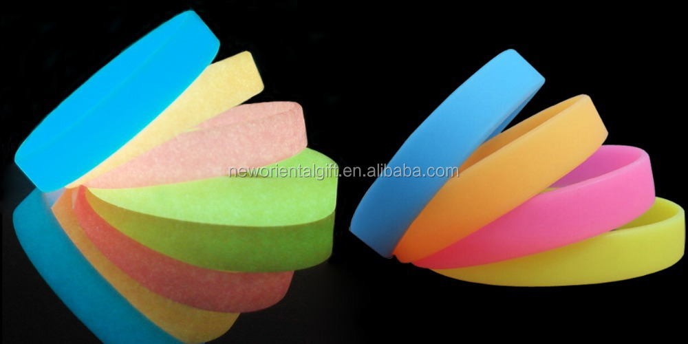 Blank Glow in the dark Silicone Wristbands , Glowing bracelet in stock