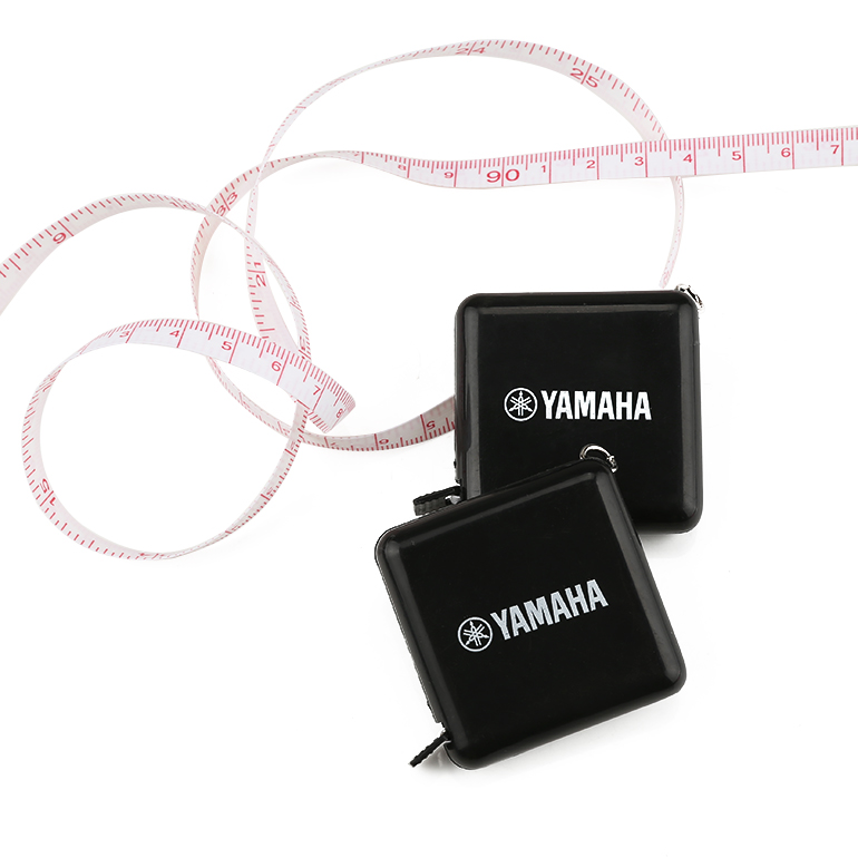 PR -presentartiklar Svart fyrkantig bärbar logotyp OEM -måttband med tryckt logotyp som Yamaha