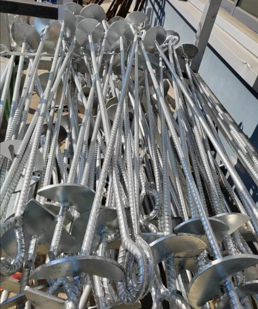 1-1/4 hüvelykes, kovácsolt csavarkulcs nélküli Helix földhorgony