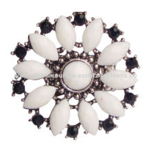 Stretch rings, made of zinc alloy, resin beads and rhinestone