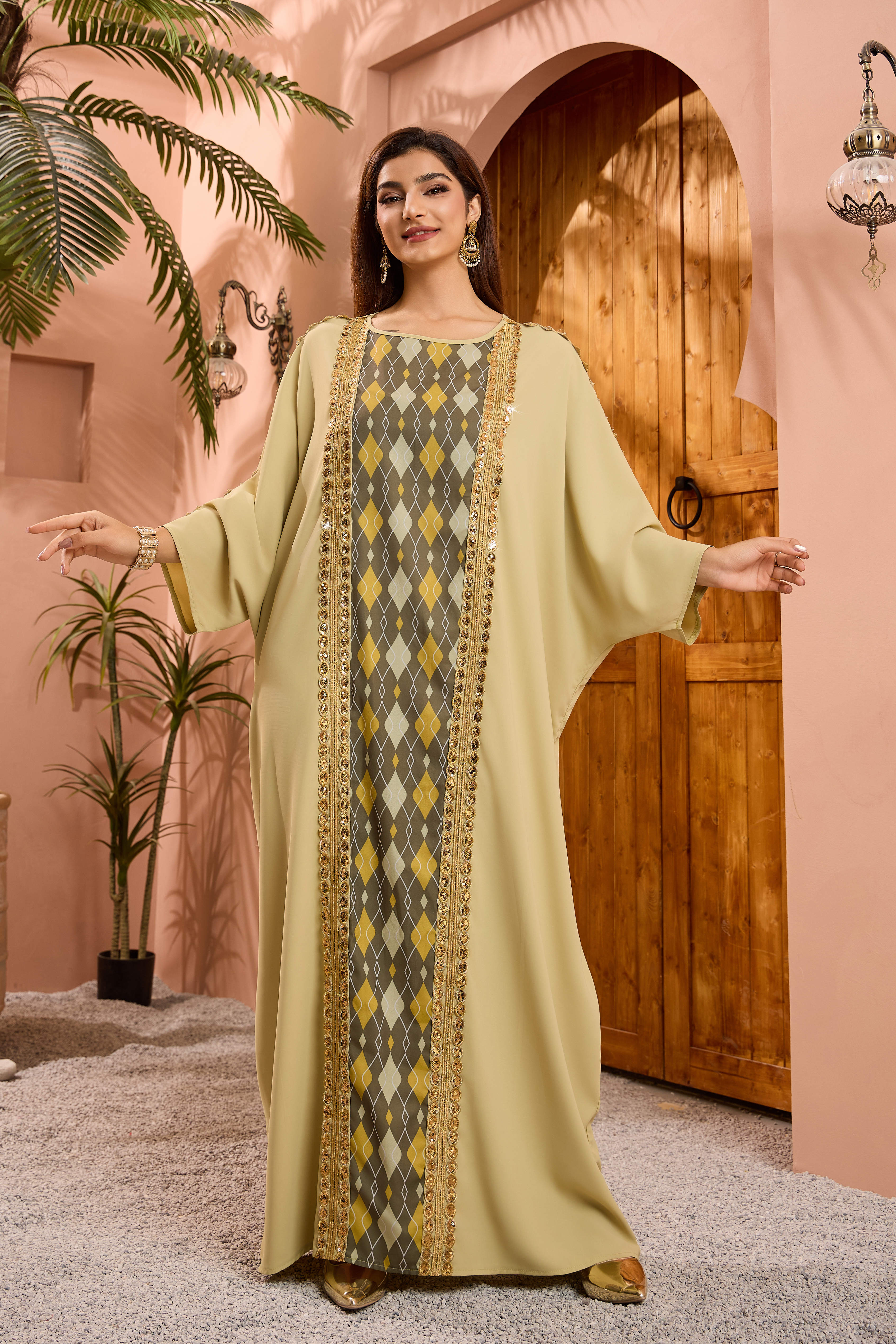 پانل چاپ هندسی زیتونی batwing مدل abaya نمای استایل 01 olive geometric print panel batwing abaya model styling view 01