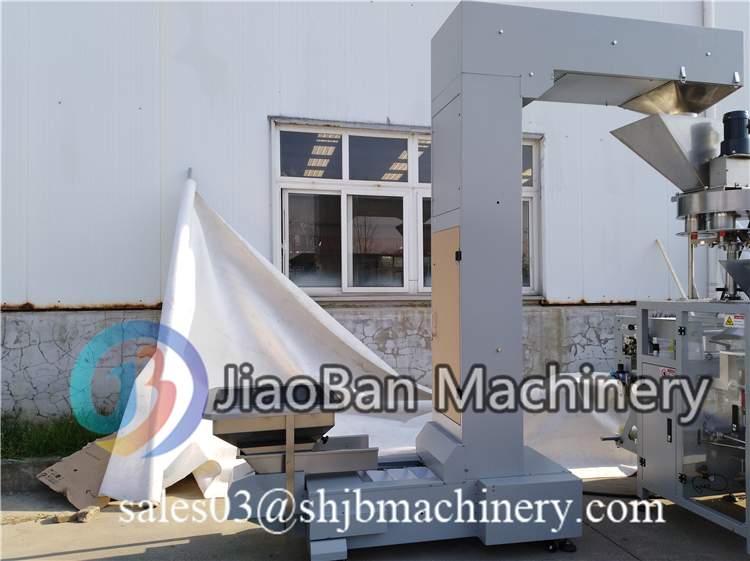 Fully automatic sachet tortilla crisps rice crispy puffed food popcorn bag packing machine corn tortilla chips packaging machine