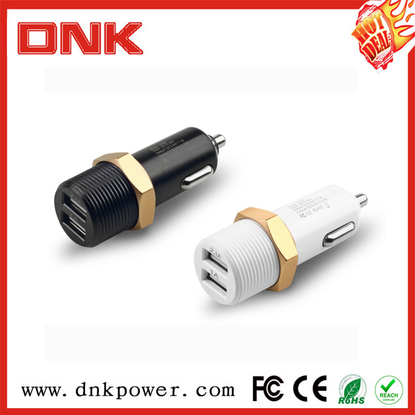 Newest 3.1A Double USB Port Car Charger for Universal Battery Mobile.