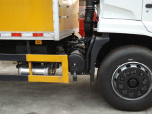 Dongfeng 4x2 Explosive devices transport truck
