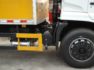 Dongfeng 4x2 Explosive devices transport truck