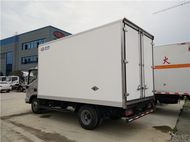 1.5ton 4x2 firiji mashin motoci