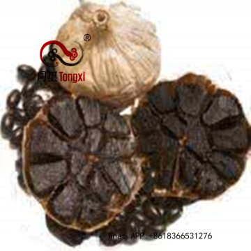 Ajo negro fermentado natural en el mercado