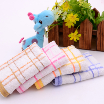 Cheap Towels Square Shaped with Checked Pattern