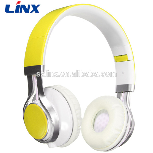 Stylish on-ear headphones with 3.5mm stereo plug