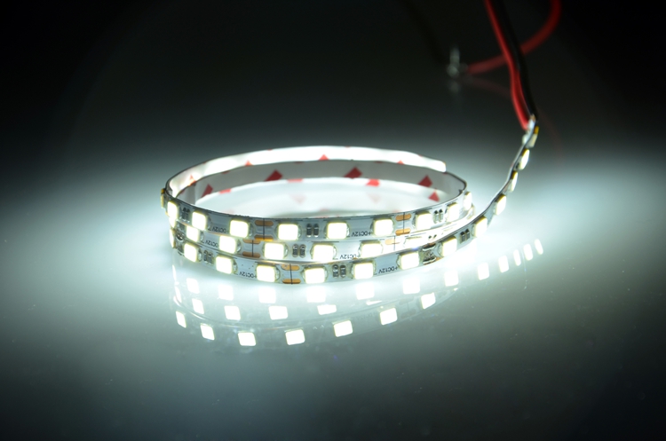 High Lumen brightness 12V outdoor led strip light 2835 bulbs white light advertising solution luces de navidad led