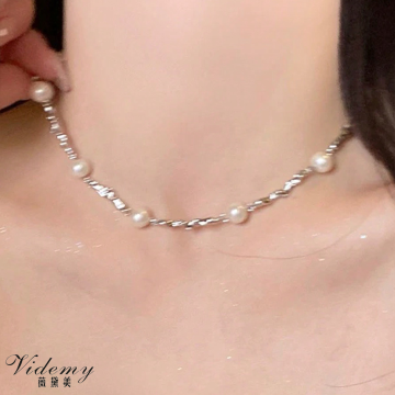 Unique Irregular Ripple Pearl Necklace for Elegant Style