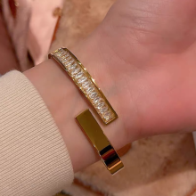 Gold-Plated Square Interlocking Rhinestone Titanium Bangle