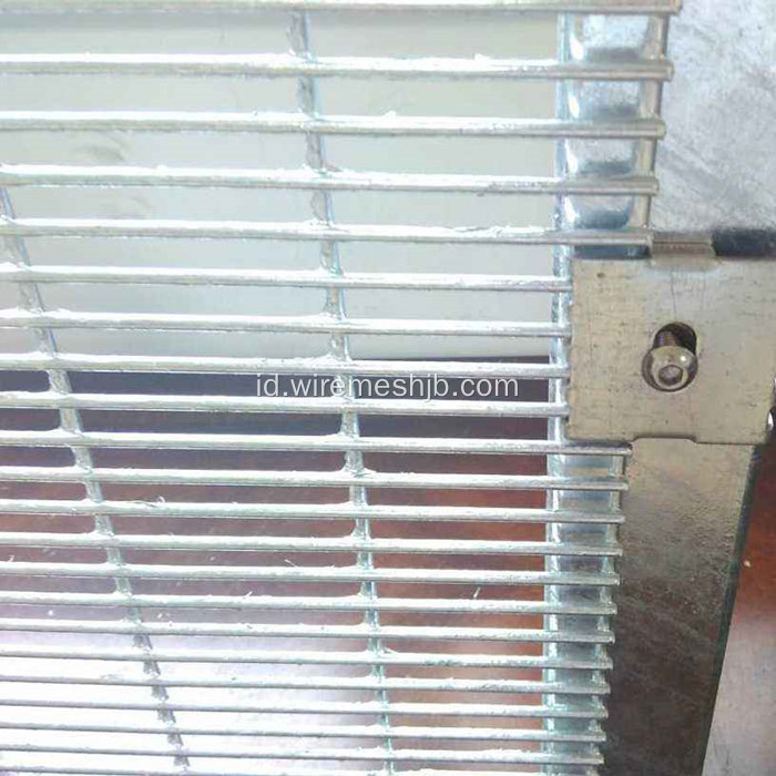 Hot-dip Galvanized 358 Wire Mesh Fence