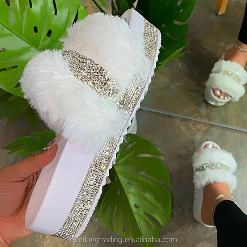 Wholesale fashion design flat shoes for women faux fur slippers for ladies shoe sandals Fur Slides Rhinestones Outdoor 2021