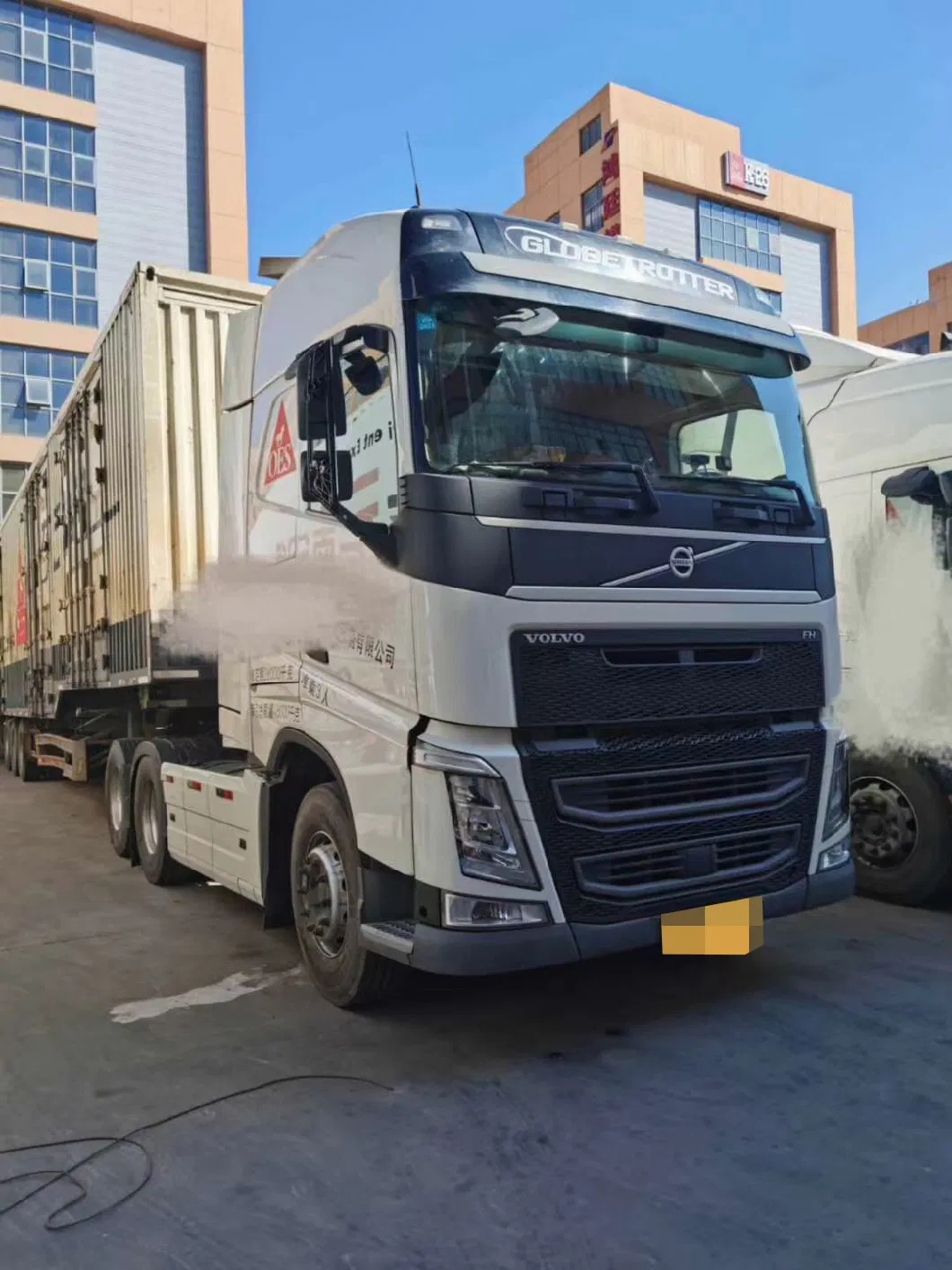 2015 Euro 4 Volvo Used Truck Cargo Truck Fh 460 6X4 Tractor Truck for Sale
