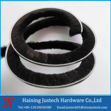 Extruded rubber seals strip for door and window