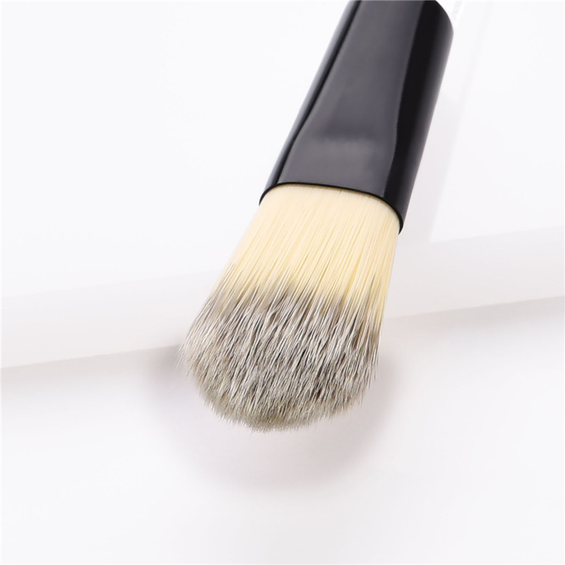 private label cosmetics brush