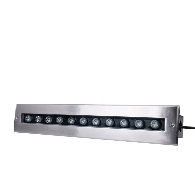 Luz LED para piscina con buen sellado.