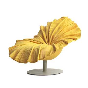 Bloom Lounge Chair di Kenneth Cobonpue