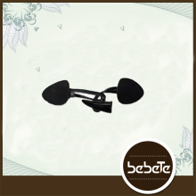 Wonderful Natural Colored 3.8cm length toggle button