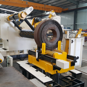 Automatic uncoiling straightening feeding 3 in 1 machine