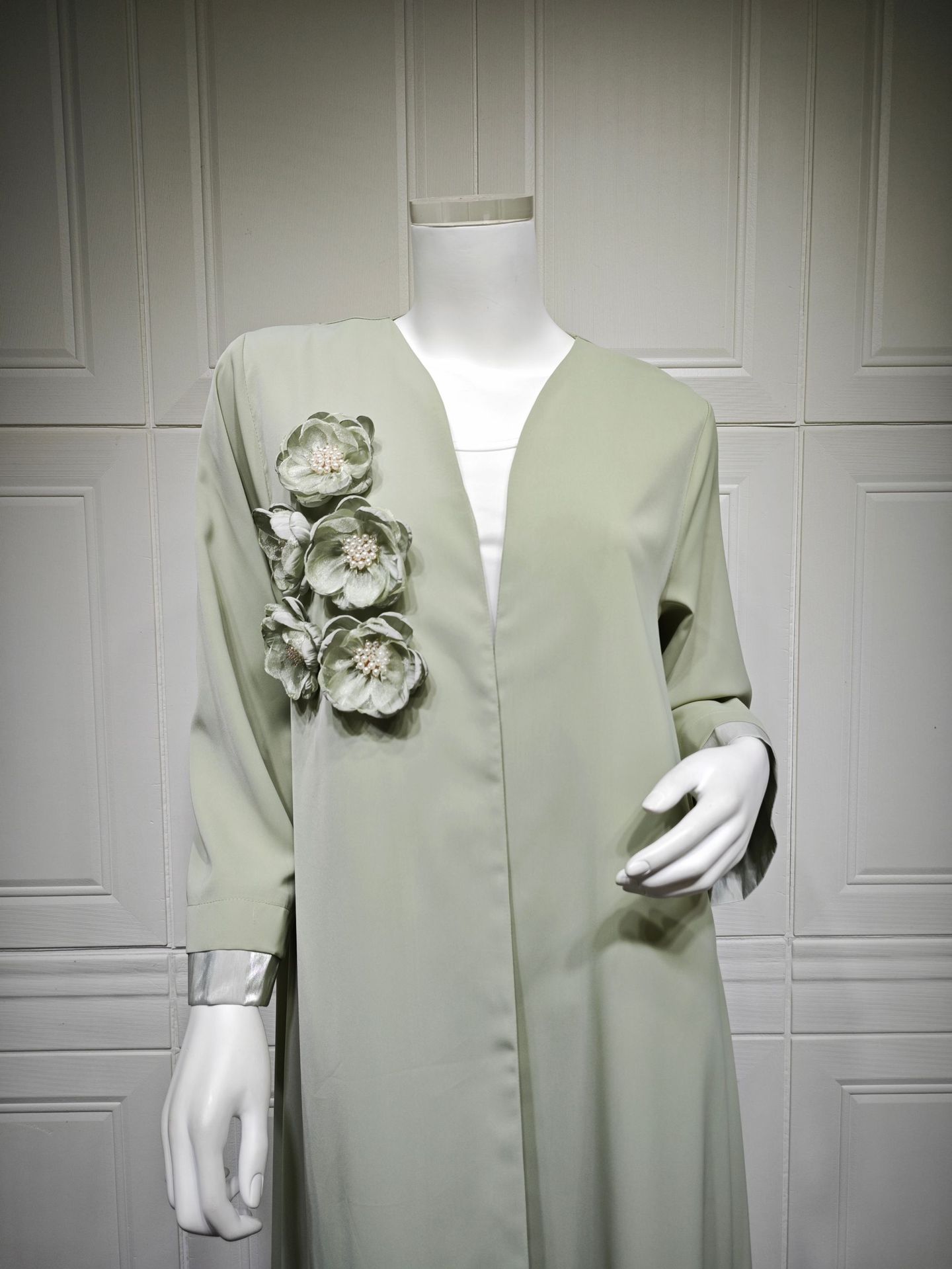 3D Floral Applique U Fur Abaya Haweenka MQ216 (12) 3D Floral Applique Open Abaya for Women MQ216 (12)