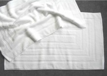 100% Cotton Bath Mat Jacquard Logo
