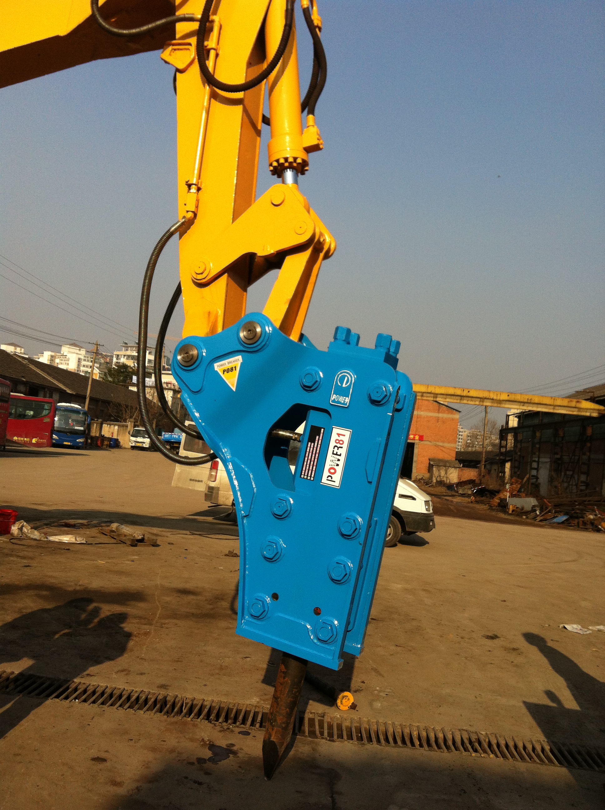 Hydraulic breaker hammer rock