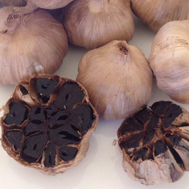 whole black garlic (50)