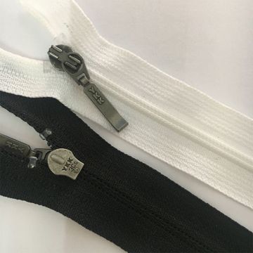 Cerniere in nylon bianche o nere per abbigliamento